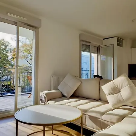 شقة Privee Dans Un Nouvel Partage Pres De Paris Avec Parking Gratuit
